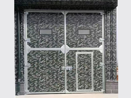 安裝工業(yè)平開(kāi)門